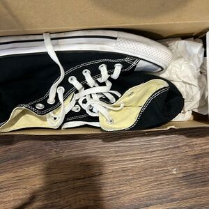 Converse 6 in mens 8 in womens